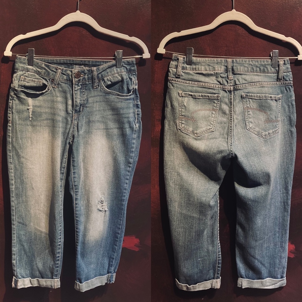 Distressed Light Wash Denim Capris